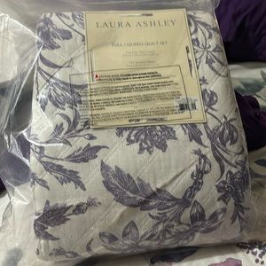 Laura Ashley Full/Queen Quilt Set, includes Two Standard Shams